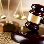 Ex-enfermeira foi a julgamento por roubar 21 kg de ouro e 700 pedras preciosas do Banco Nacional do seu país