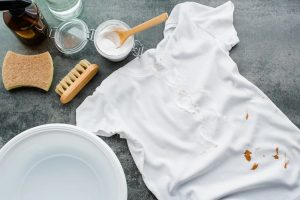 Como remover manchas de molho da roupa de forma rápida e eficaz?