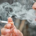 A Lei da Propriedade Horizontal pode tornar a sua varanda um espaço livre de fumo: a regulamentação estabelece que a sua comunidade pode proibir o fumo na sua varanda