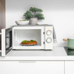 Micro-ondas impecável em 5 minutos com limão e vinagre