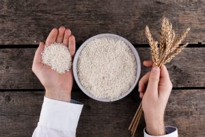 É preciso lavar o arroz antes de cozinhar? Eis o que dizem os especialistas
