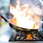 O truque simples da minha avó para eliminar o cheiro de fritura em segundos